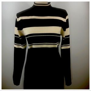 New York & Company Mock Turtleneck Sweater Size L